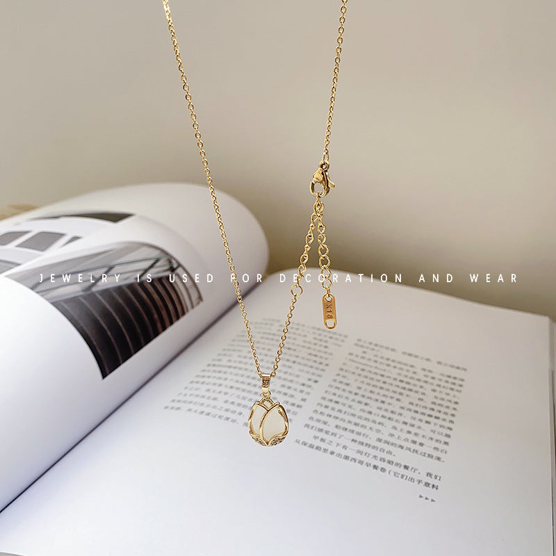 European and American retro titanium necklace female designed high-grade pearl pendant INS style wild lock bone chain jewelry