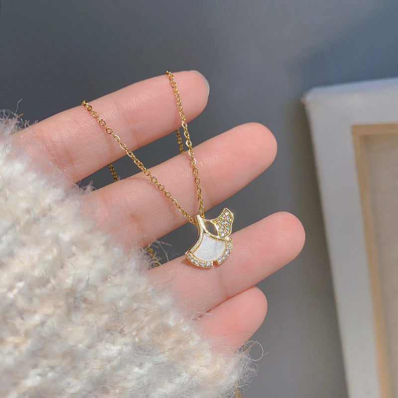 European and American retro titanium necklace female designed high-grade pearl pendant INS style wild lock bone chain jewelry