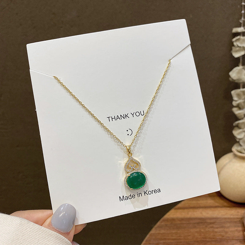 European and American retro titanium necklace female designed high-grade pearl pendant INS style wild lock bone chain jewelry