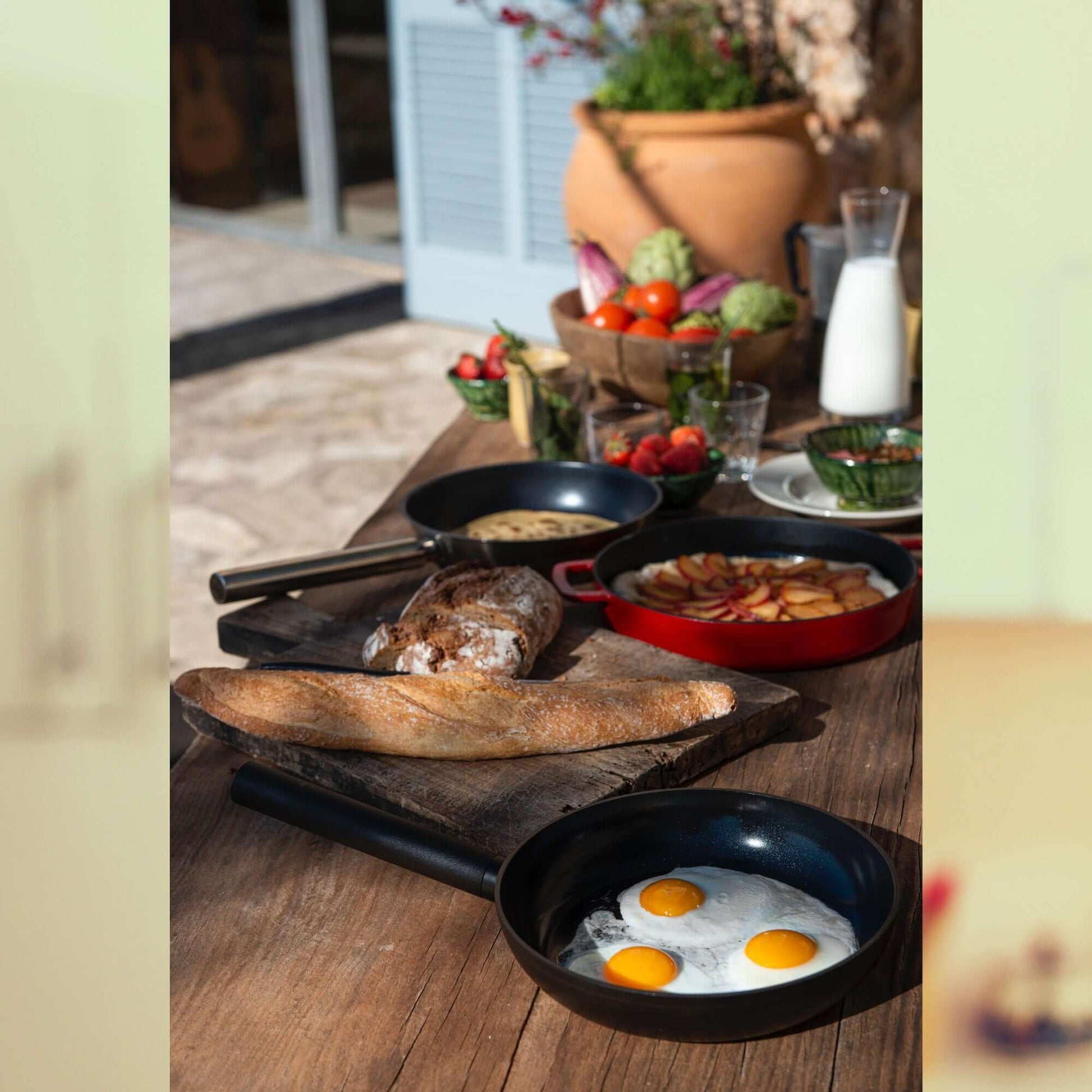 COMBEKK - Ceramic Aluminium FRY PAN 28CM BLACK Ginza Steel