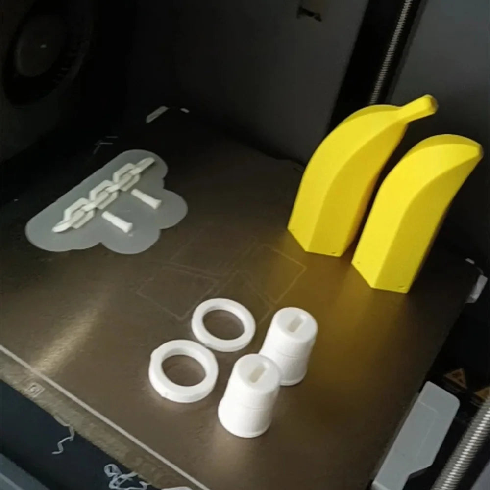 3D Printed Banana Shape Nunchaku, Creative Novelty Desktop Ornament, Funny Prank Toy Decoration Perfect Gift for Friends Elk-Valley 3D