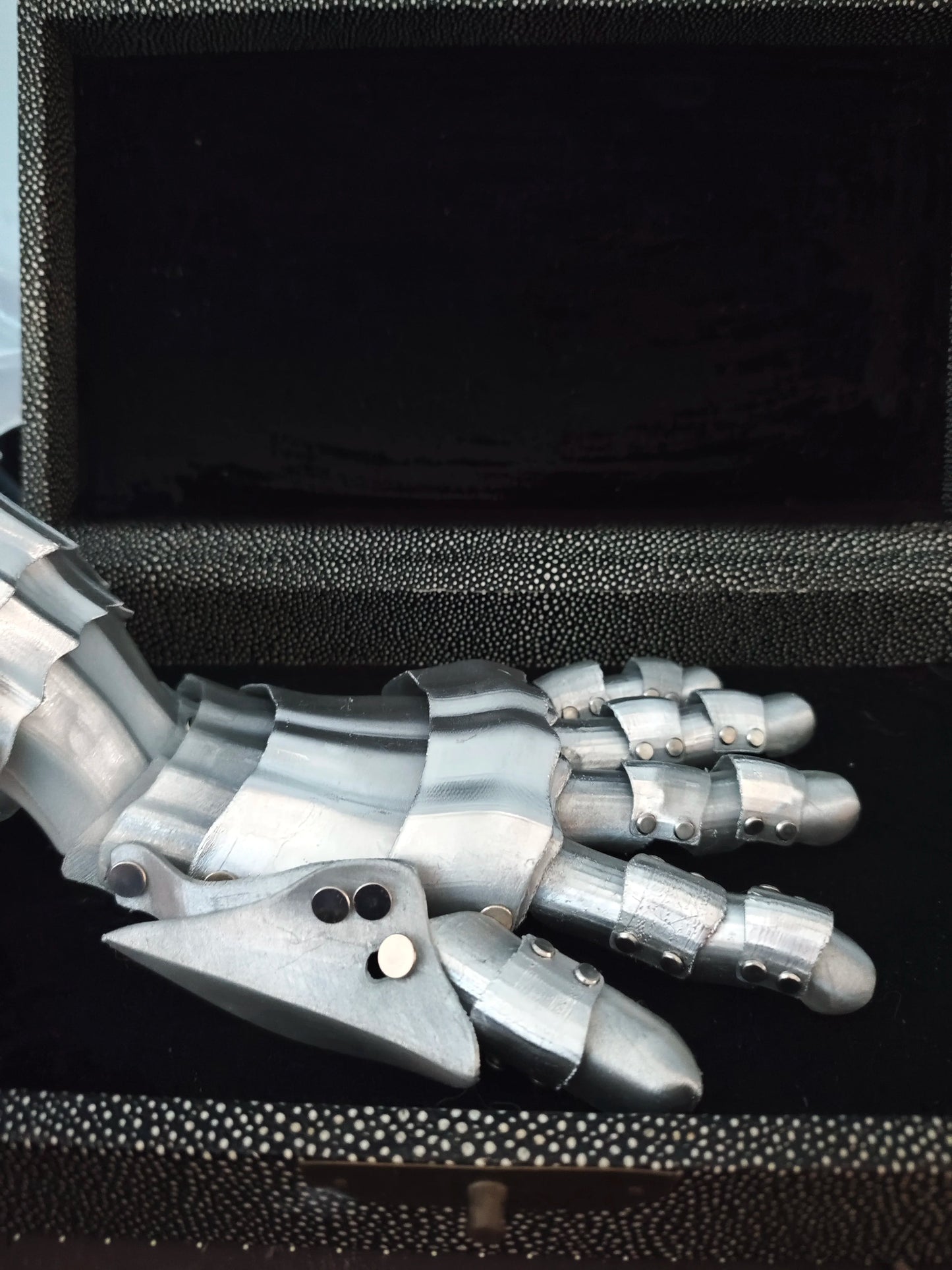 3D printed Cosplay prop mechanical plate armor gloves, hand armor, 3D printed mechanical arm knight hand armor Elk-Valley 3D
