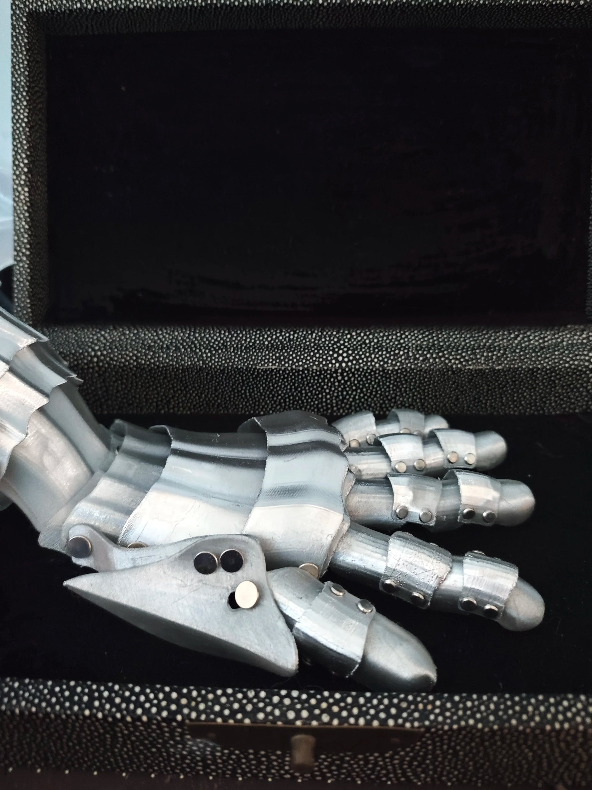 3D printed Cosplay prop mechanical plate armor gloves, hand armor, 3D printed mechanical arm knight hand armor Elk-Valley 3D