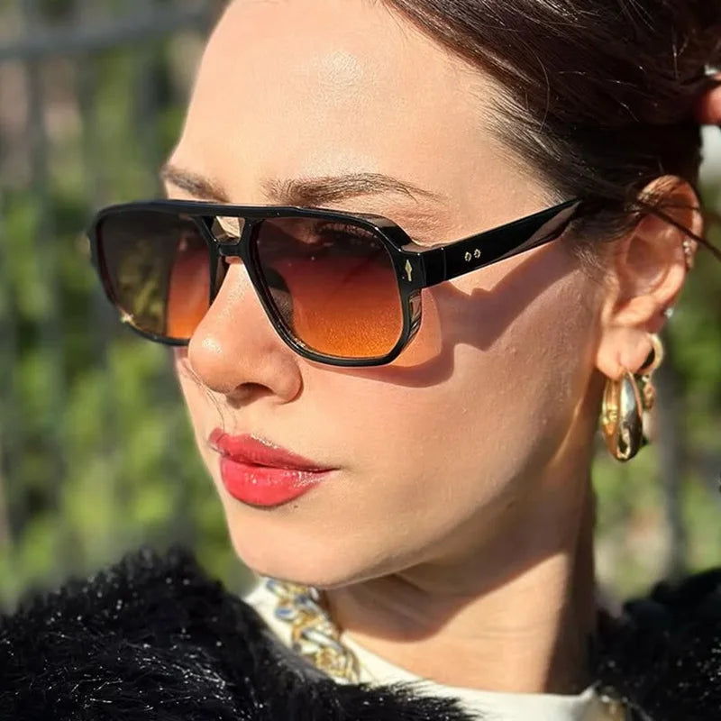 1pcs/4pcs Brand Fashion Square Women Men Sunglasses Retro Rivets Women Brand Designer Shades UV400 Sun Glasses Shades Elk-Valley 3D