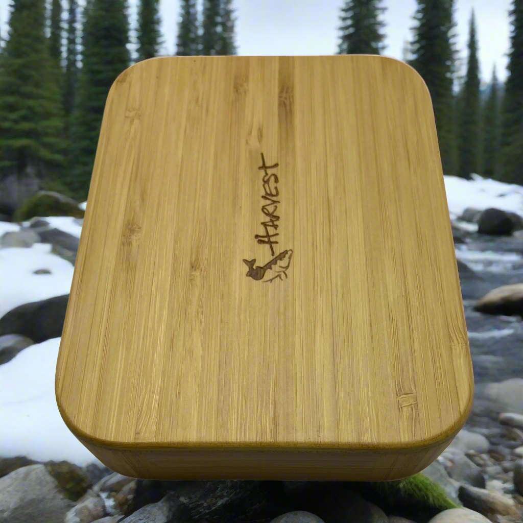 Fly Fishing Kit, Atlantic Salmon Flies, Mixed Wet Flies and Bugs & Bombers, with Bamboo Flybox Dc Tackle & Outdoor Supply